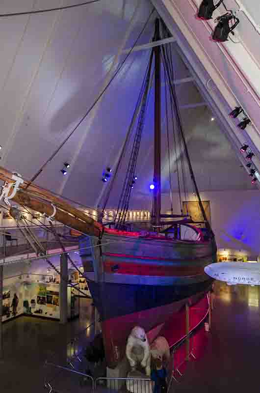 Noruega - Oslo 093 - Frammuseet - barco Gjoa.jpg